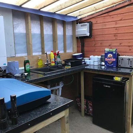 Cox Hill Glamping Badger 호텔 트루로 외부 사진