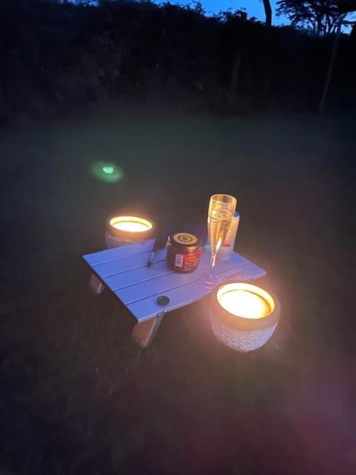 Cox Hill Glamping Badger 호텔 트루로 외부 사진