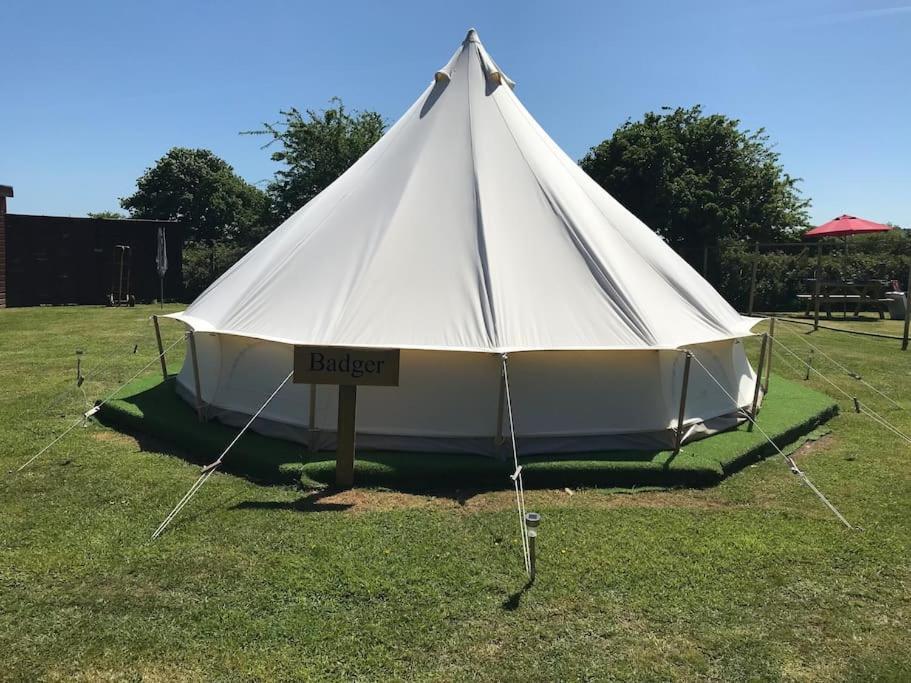 Cox Hill Glamping Badger 호텔 트루로 외부 사진